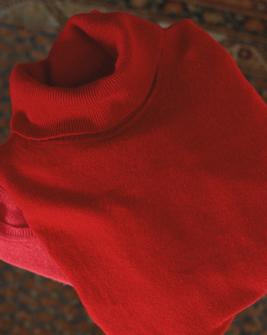 Tesoro vintage red cashmere turtleneck