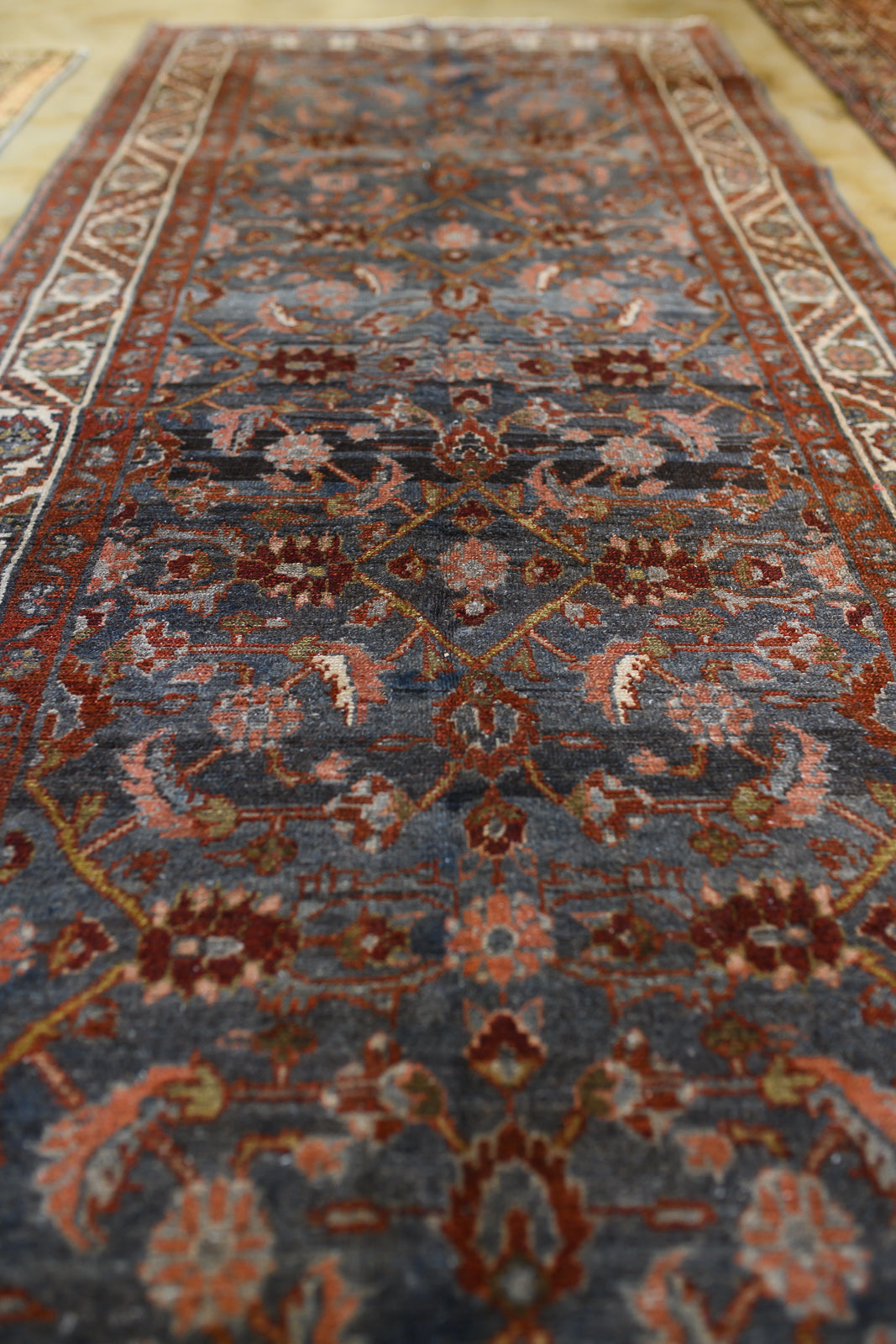 Wallada | 3’6 x 10’2