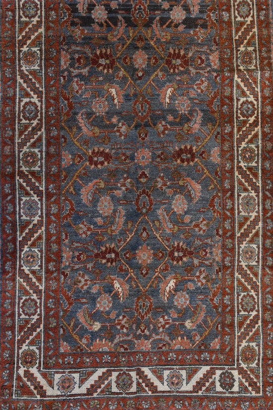 Wallada | 3’6 x 10’2