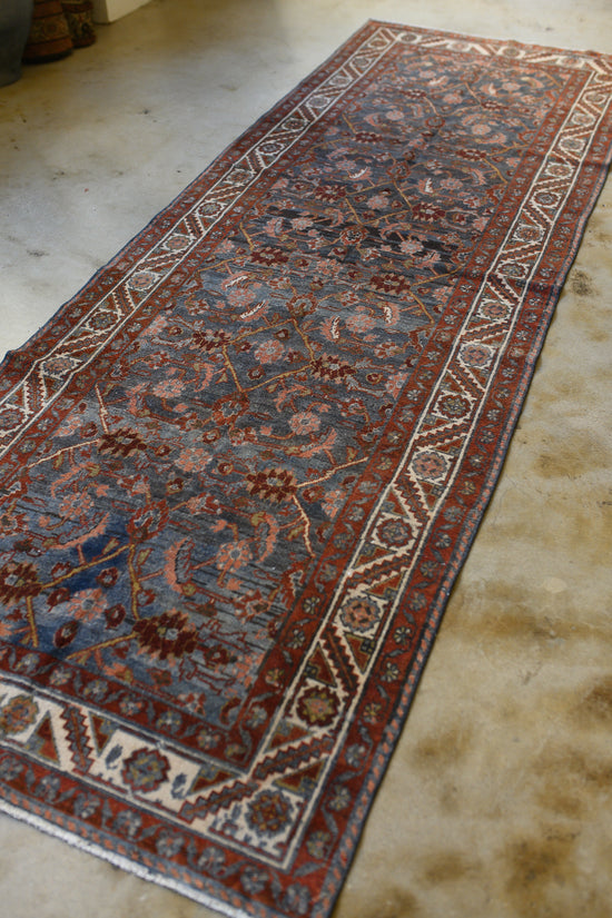 Wallada | 3’6 x 10’2