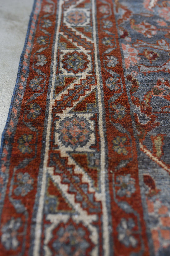 Wallada | 3’6 x 10’2