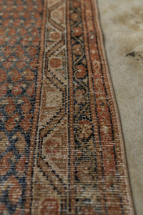 Badra | 3’3 x 15’3