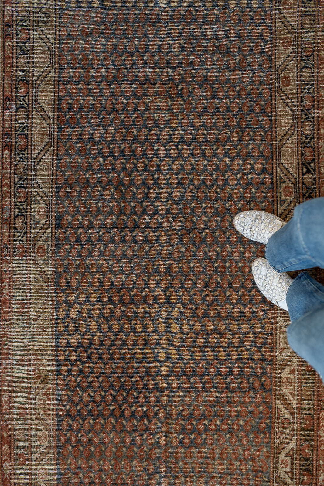 Badra | 3’3 x 15’3