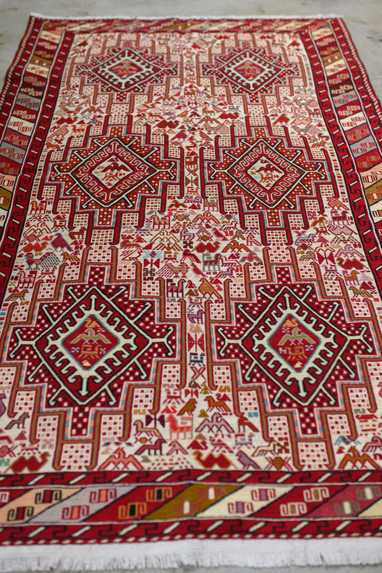 Sufi | 4’2 x 6’8