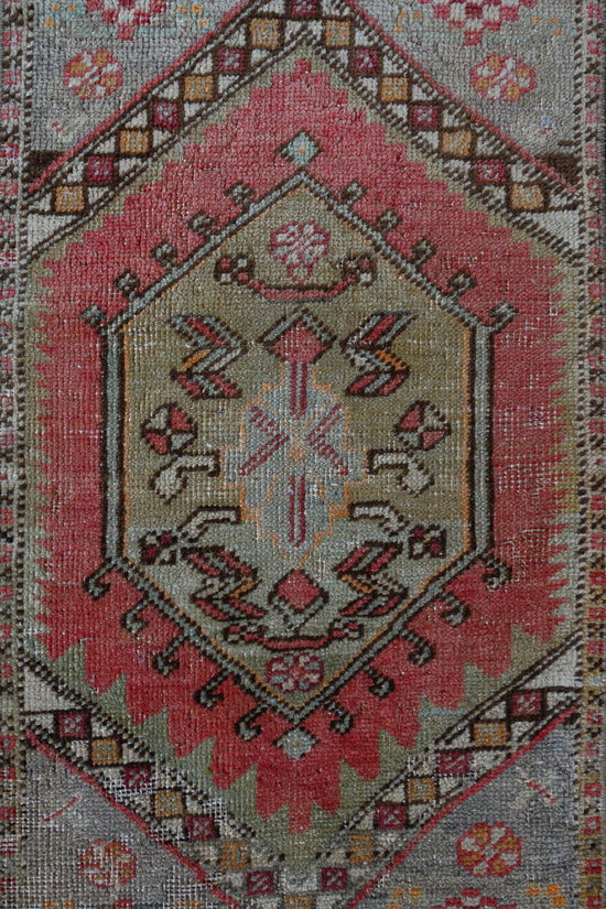 No. 266 | 1'6 x 2'11