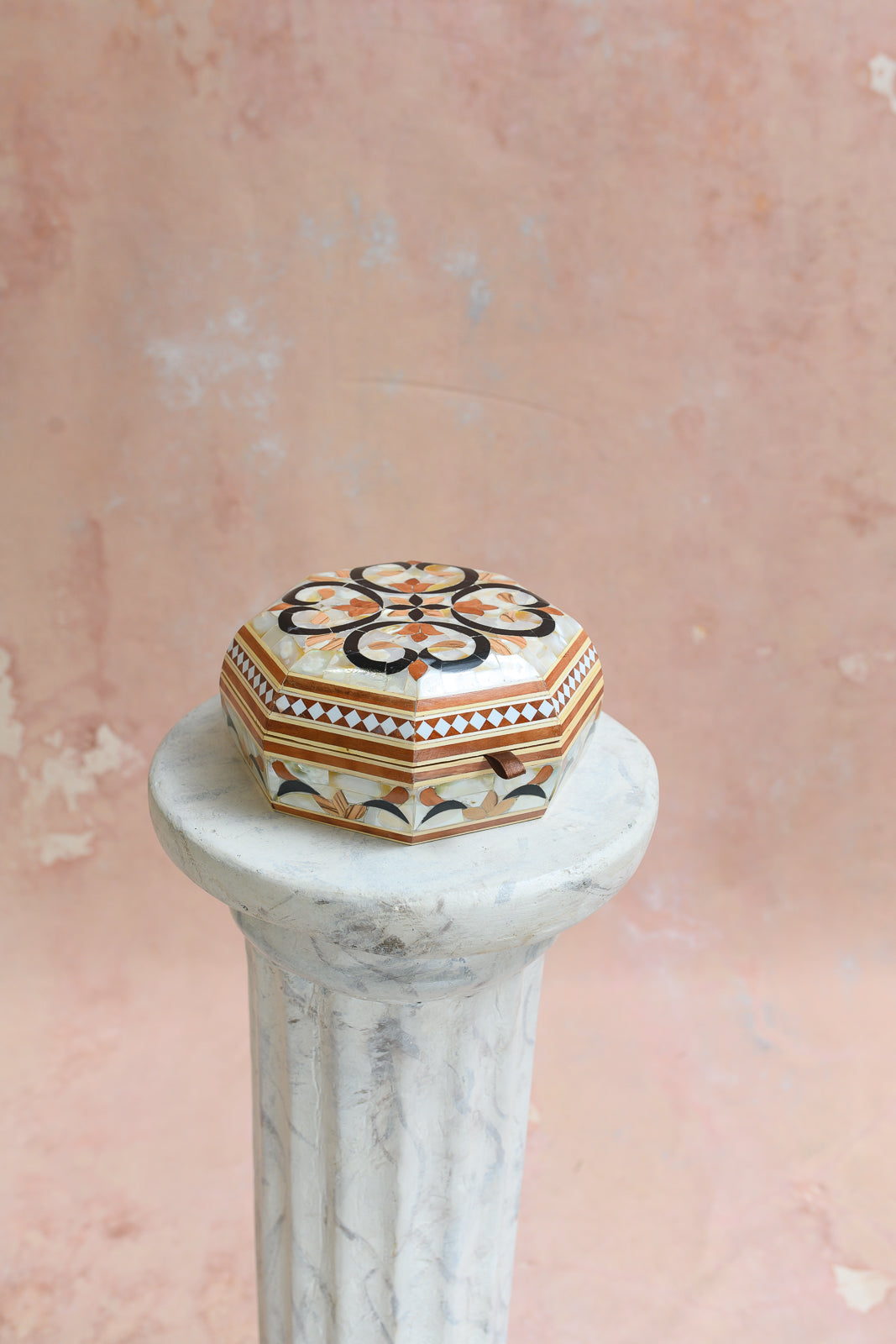 Damascus octagonal keepsake box with white mother-of-pearl and black scroll inlay