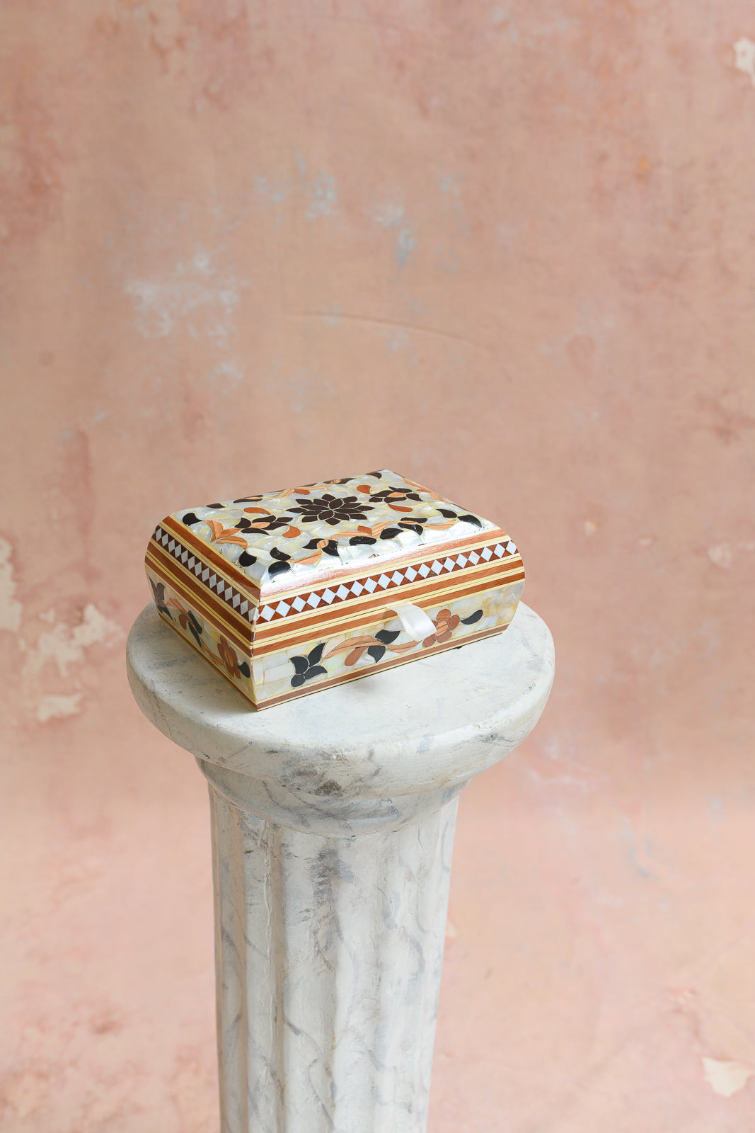 Damascus keepsake box with white mother-of-pearl and black lotus flower medallion