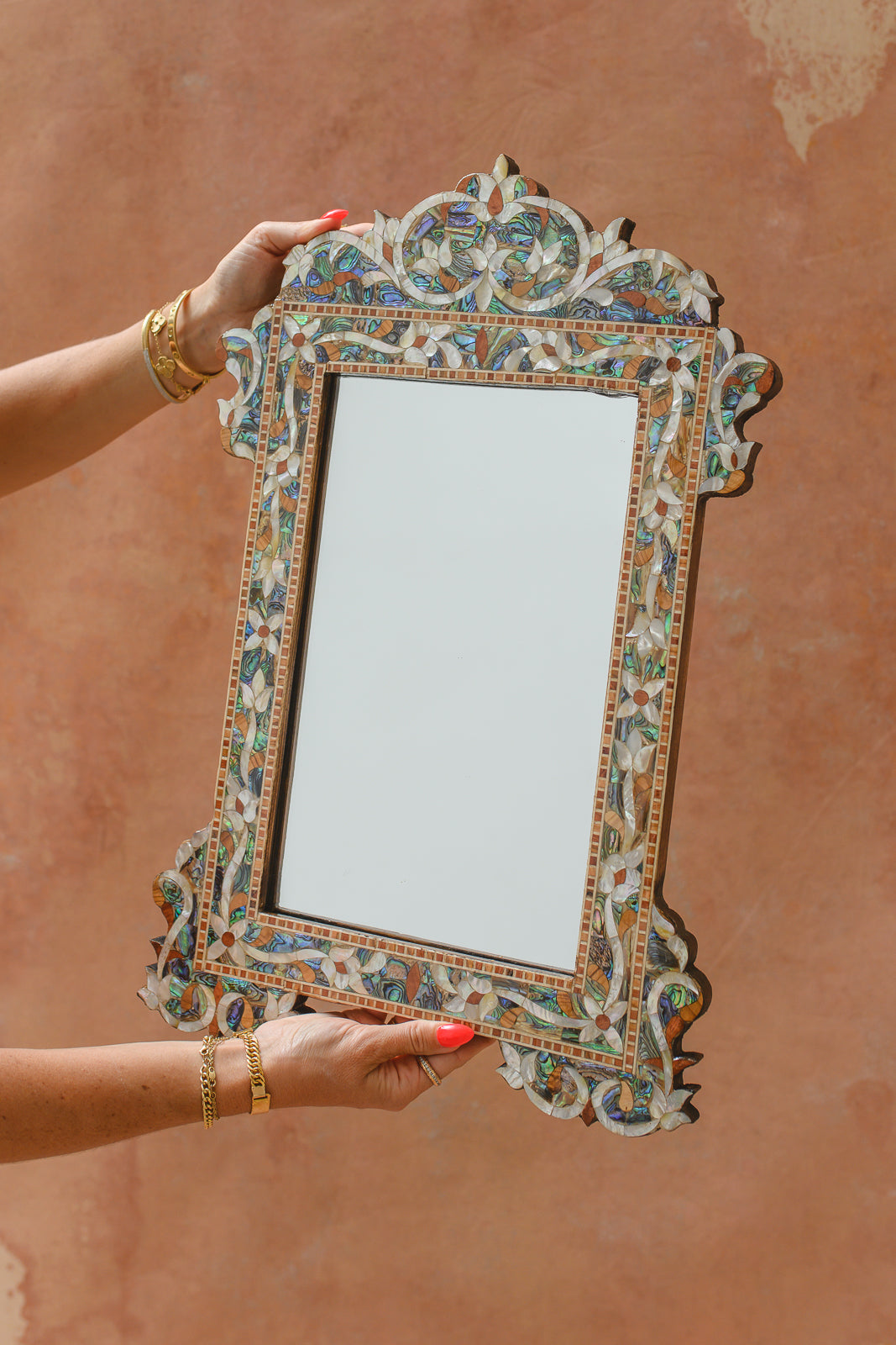 Damascus mother-of-pearl mirror with scalloped frame and abalone shell inlay