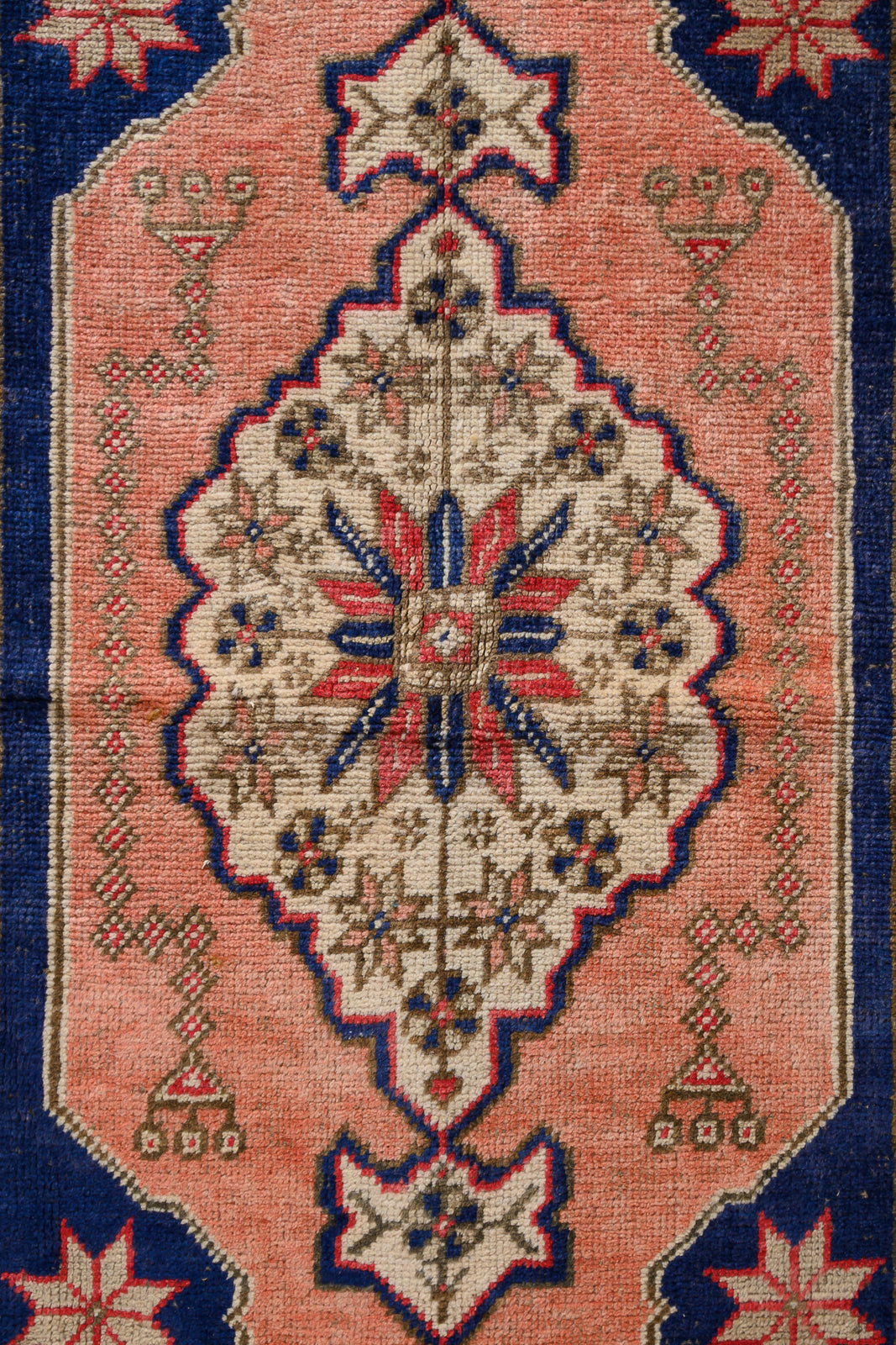 No. 252 | 1'11 x 3'11