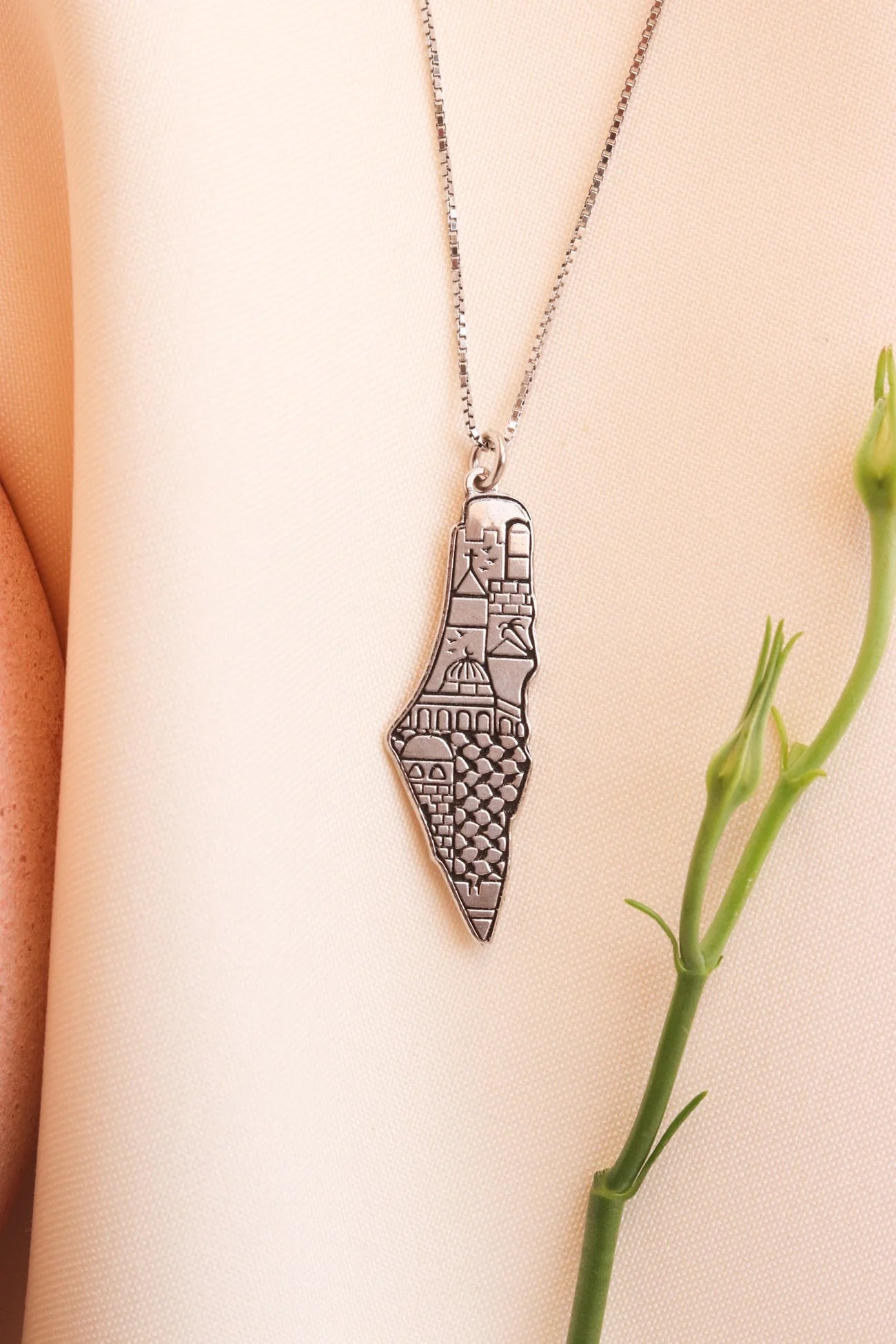 Palestine Old City Hatta map necklace