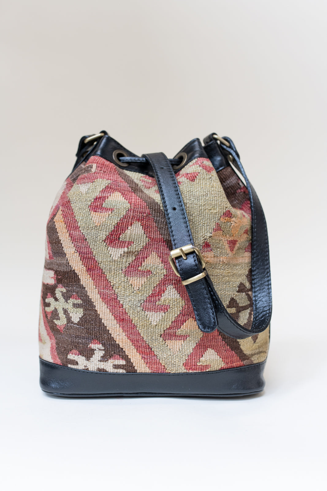 Handmade Kilim and Leather Bucket Handbag – minimalchaos